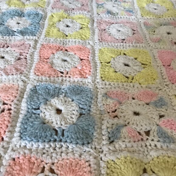 Handmade Vintage Crochet Baby Blanket Pastel Granny Squares 30x40 Inches - Picture 3 of 6